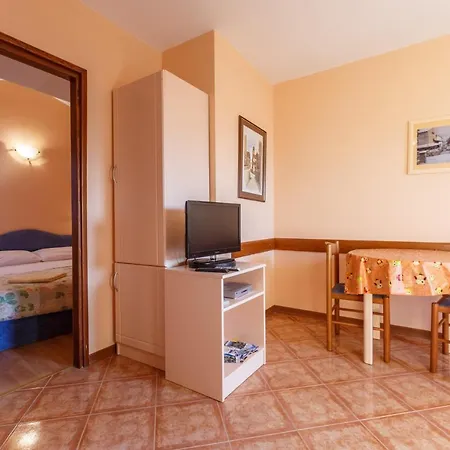 Alda-App Apartment Funtana Exterior photo
