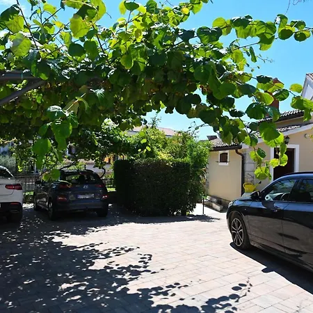 Alda-App Apartment Funtana Exterior photo