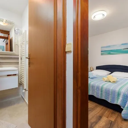 Alda-App Apartment Funtana Exterior photo