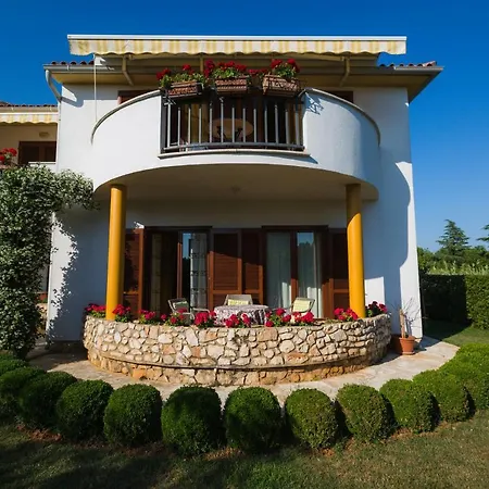 Alda-App Apartment Funtana Exterior photo